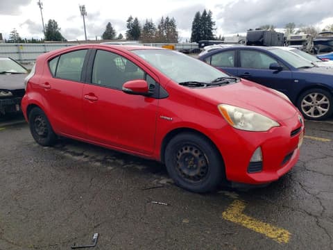 2013 Toyota Prius C, VIN JTDKDTB33D1548905. Фото 4 з 6 з аукціону Copart. Каталог авто зі США OpenDataCar.