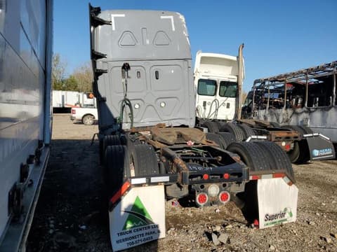 2019 Freightliner Cascadia 126, VIN 1FUJHHDR0KLKN7528. Фото 3 з 6 з аукціону Copart. Каталог авто зі США OpenDataCar.