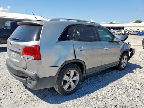 2013 Kia Sorento, VIN 5XYKU3A62DG364812. Zdjęcie 3 z 6 z aukcji Copart. Katalog aut z USA OpenDataCar.