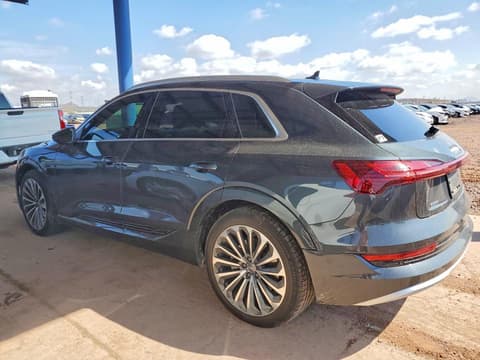 2019 Audi e-tron, VIN WA1VABGEXKB022461. Фото 2 из 6 с аукциона Copart. Каталог авто из США OpenDataCar.