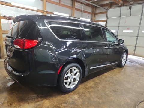 2018 Chrysler Pacifica, VIN 2C4RC1EG2JR186335. Фото 3 з 6 з аукціону Copart. Каталог авто зі США OpenDataCar.