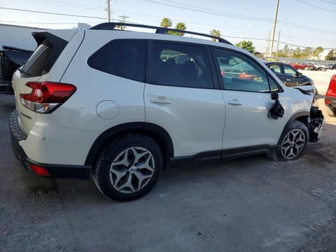 2020 Subaru Forester, VIN JF2SKAJC9LH520240. Фото 3 з 6 з аукціону Copart. Каталог авто зі США OpenDataCar.