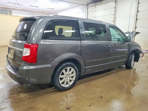 2015 Chrysler Town & Country, VIN 2C4RC1AG0FR676737. Фото 3 из 6 с аукциона Copart. Каталог авто из США OpenDataCar.