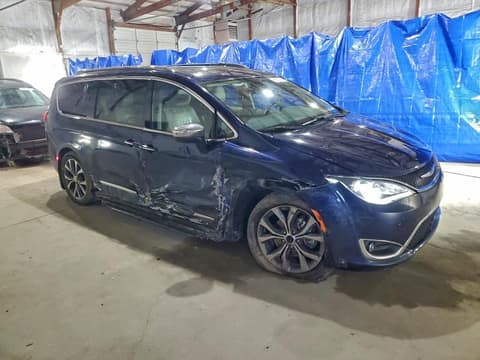 2017 Chrysler Pacifica, VIN 2C4RC1GG4HR812281. Фото 4 з 6 з аукціону Copart. Каталог авто зі США OpenDataCar.