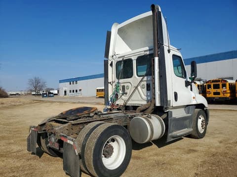 2016 Freightliner Cascadia 125, VIN 1FUBGEDVXGLHC5676. Фото 4 з 6 з аукціону Copart. Каталог авто зі США OpenDataCar.