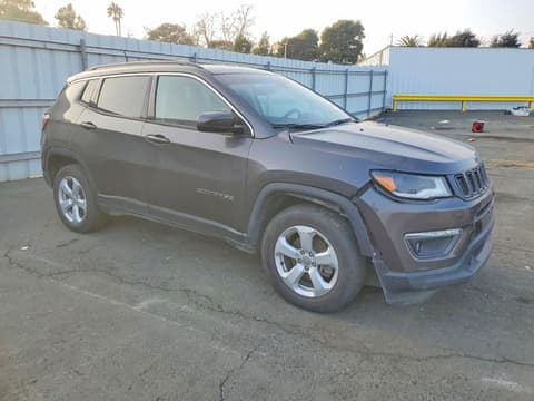2020 Jeep Compass, VIN 3C4NJDBB4LT131982. Фото 4 з 6 з аукціону Copart. Каталог авто зі США OpenDataCar.