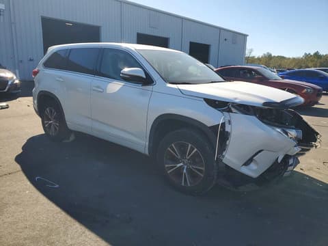 2017 Toyota Highlander, VIN 5TDZARFH4HS029421. Фото 4 з 6 з аукціону Copart. Каталог авто зі США OpenDataCar.
