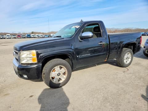 2007 Chevrolet Silverado, VIN 1GCEK14067Z591795. Zdjęcie 1 z 6 z aukcji Copart. Katalog aut z USA OpenDataCar.