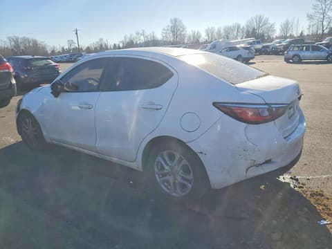 2017 Toyota Yaris, VIN 3MYDLBYV1HY179611. Фото 2 з 6 з аукціону Copart. Каталог авто зі США OpenDataCar.