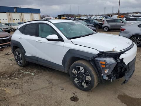 2025 Hyundai Kona, VIN KM8HBCAB9SU273234. Фото 4 з 6 з аукціону Copart. Каталог авто зі США OpenDataCar.