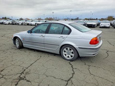 2001 Bmw 3 Series, VIN WBAAV33441FU88483. Фото 2 з 6 з аукціону Copart. Каталог авто зі США OpenDataCar.