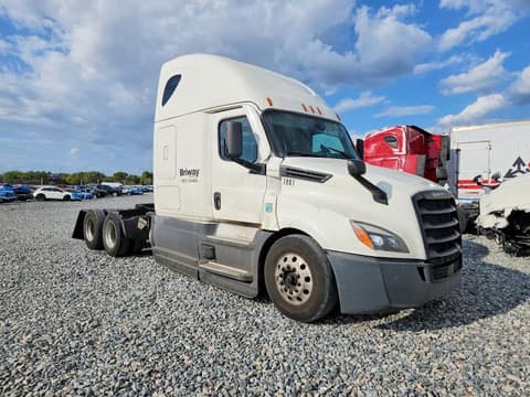 2020 Freightliner Cascadia 126, VIN 3AKJHHDV0LSMC8440. Фото 1 з 6 з аукціону Copart. Каталог авто зі США OpenDataCar.