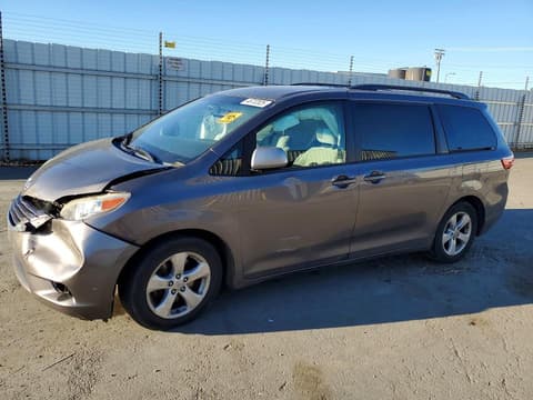 2015 Toyota Sienna, VIN 5TDKK3DC5FS619076. Фото 1 з 6 з аукціону Copart. Каталог авто зі США OpenDataCar.
