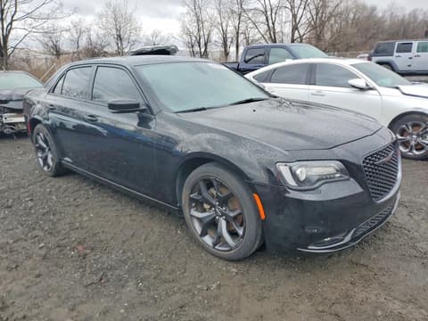 2023 Chrysler 300, VIN 2C3CCABG1PH599814. Фото 4 з 6 з аукціону Copart. Каталог авто зі США OpenDataCar.