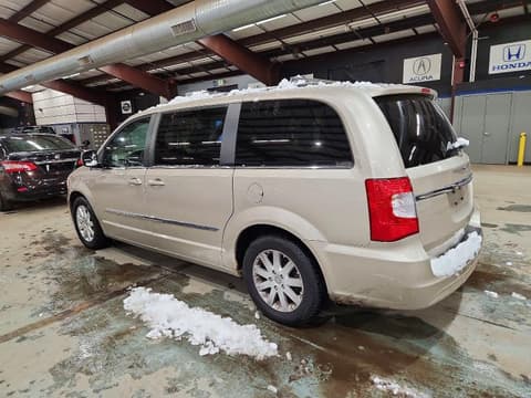 2013 Chrysler Town & Country, VIN 2C4RC1BG5DR798005. Photo 2 of 6 from Copart auction. OpenDataCar US salvage catalog.