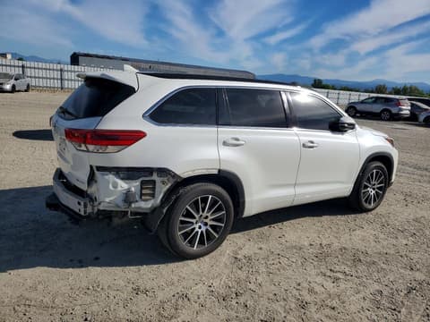2018 Toyota Highlander, VIN 5TDJZRFH0JS882961. Фото 3 з 6 з аукціону Copart. Каталог авто зі США OpenDataCar.