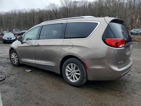 2018 Chrysler Pacifica, VIN 2C4RC1EG9JR139240. Фото 2 з 6 з аукціону Copart. Каталог авто зі США OpenDataCar.