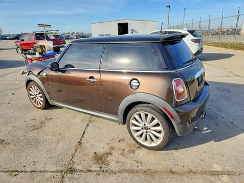 2010 Mini Cooper, VIN WMWMF7C52ATZ69425. Фото 2 з 6 з аукціону Copart. Каталог авто зі США OpenDataCar.