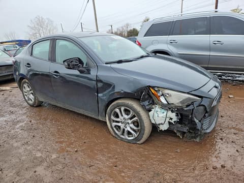 2017 Toyota Yaris, VIN 3MYDLBYV6HY181824. Фото 4 з 6 з аукціону Copart. Каталог авто зі США OpenDataCar.