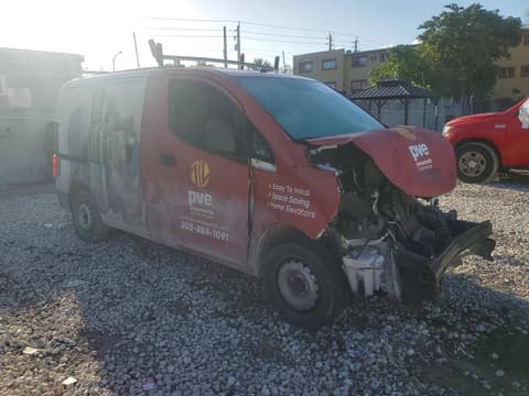 2015 Nissan NV 200, VIN 3N6CM0KN7FK693318. Фото 4 з 6 з аукціону Copart. Каталог авто зі США OpenDataCar.