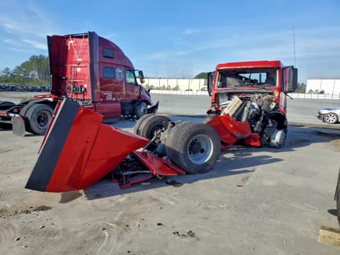 2024 Volvo VNR, VIN 4V4WC9EG3RN638534. Zdjęcie 2 z 6 z aukcji Copart. Katalog aut z USA OpenDataCar.