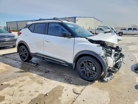 2023 Nissan Kicks, VIN 3N1CP5DVXPL487624. Фото 4 з 6 з аукціону Copart. Каталог авто зі США OpenDataCar.