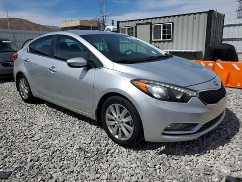 2015 Kia Forte, VIN KNAFX4A89F5269656. Фото 4 з 6 з аукціону Copart. Каталог авто зі США OpenDataCar.