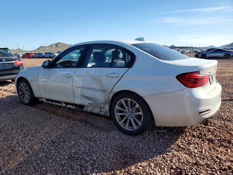 2018 Bmw 3 Series, VIN WBA8A3C51JA489459. Фото 2 з 6 з аукціону Copart. Каталог авто зі США OpenDataCar.