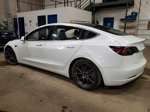 2018 Tesla Model 3, VIN 5YJ3E1EB0JF085388. Фото 2 з 6 з аукціону Copart. Каталог авто зі США OpenDataCar.