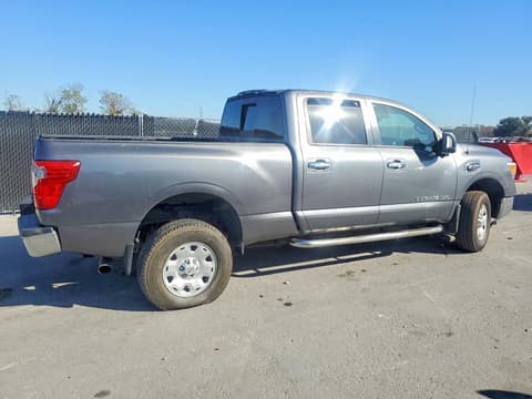 2017 Nissan Titan, VIN 1N6BA1F37HN573213. Фото 3 з 6 з аукціону Copart. Каталог авто зі США OpenDataCar.