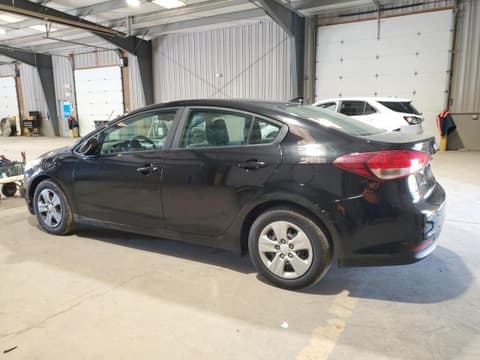 2017 Kia Forte, VIN 3KPFK4A72HE073087. Фото 2 з 6 з аукціону Copart. Каталог авто зі США OpenDataCar.