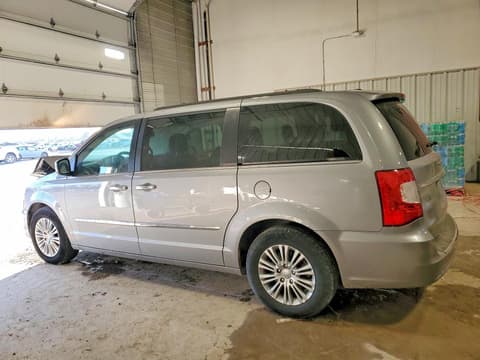 2015 Chrysler Town & Country, VIN 2C4RC1CG0FR547197. Фото 2 из 6 с аукциона Copart. Каталог авто из США OpenDataCar.