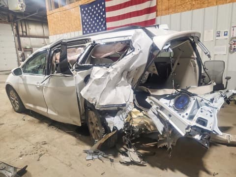 2022 Chrysler Pacifica, VIN 2C4RC3BGXNR202352. Фото 2 из 6 с аукциона Copart. Каталог авто из США OpenDataCar.