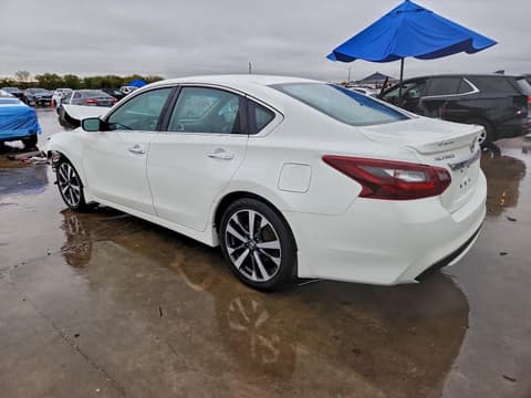 2017 Nissan Altima, VIN 1N4AL3AP9HC262284. Фото 2 з 6 з аукціону Copart. Каталог авто зі США OpenDataCar.