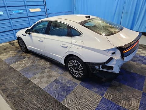 2025 Hyundai Sonata Hybrid, VIN KMHL34JJ7SA108823. Фото 2 из 6 с аукциона Copart. Каталог авто из США OpenDataCar.
