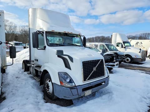 2018 Volvo VNL, VIN 4V4N39TG3JN892487. Фото 1 з 6 з аукціону Copart. Каталог авто зі США OpenDataCar.