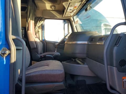 2023 Volvo VNL, VIN 4V4NC9EH1PN333891. Фото 5 з 6 з аукціону Copart. Каталог авто зі США OpenDataCar.