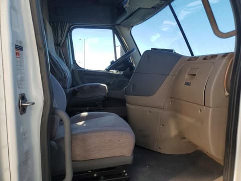 2016 Freightliner Cascadia 125, VIN 1FUJGLD54GLGV0140. Photo 5 of 6 from Copart auction. OpenDataCar US salvage catalog.