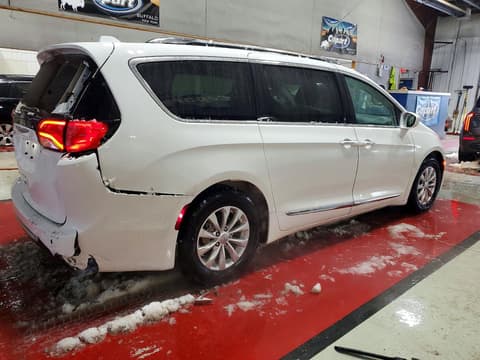 2018 Chrysler Pacifica, VIN 2C4RC1BGXJR212670. Фото 3 з 6 з аукціону Copart. Каталог авто зі США OpenDataCar.
