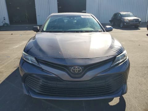 2018 Toyota Camry, VIN 4T1B11HK6JU101602. Zdjęcie 5 z 6 z aukcji Copart. Katalog aut z USA OpenDataCar.