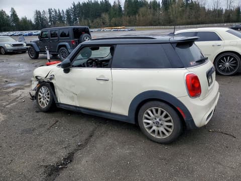2015 Mini Cooper, VIN WMWXP7C58F2C60413. Фото 2 з 6 з аукціону Copart. Каталог авто зі США OpenDataCar.