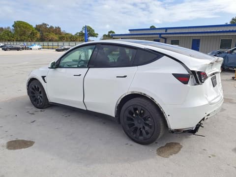 2021 Tesla Model Y, VIN 5YJYGDEEXMF266501. Фото 2 з 6 з аукціону Copart. Каталог авто зі США OpenDataCar.