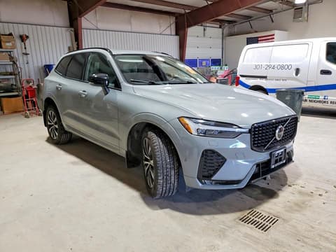 2025 Volvo XC60, VIN YV4M12RC2S1183872. Фото 4 з 6 з аукціону Copart. Каталог авто зі США OpenDataCar.