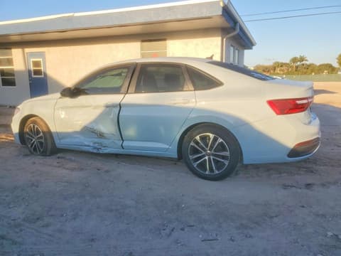 2025 Volkswagen Jetta, VIN 3VWBX7BU8SM085504. Фото 2 з 6 з аукціону Copart. Каталог авто зі США OpenDataCar.