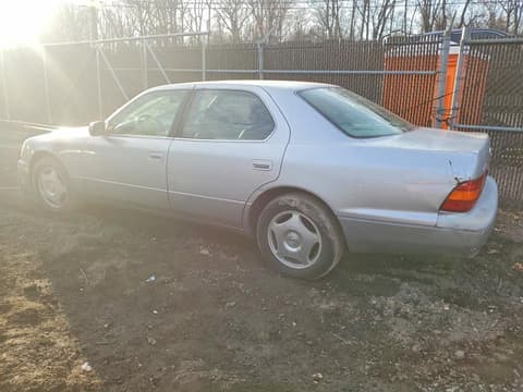 2000 Lexus LS 400, VIN JT8BH28F0Y0172352. Photo 2 of 6 from Copart auction. OpenDataCar US salvage catalog.