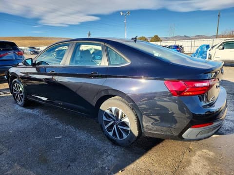 2024 Volkswagen Jetta, VIN 3VW5M7BU4RM098556. Фото 2 з 6 з аукціону Copart. Каталог авто зі США OpenDataCar.