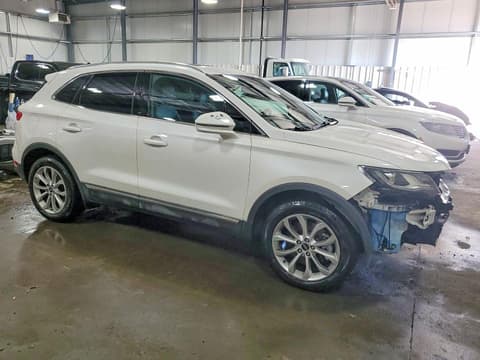 2017 Lincoln MKC, VIN 5LMCJ2D94HUL12365. Фото 4 з 6 з аукціону Copart. Каталог авто зі США OpenDataCar.
