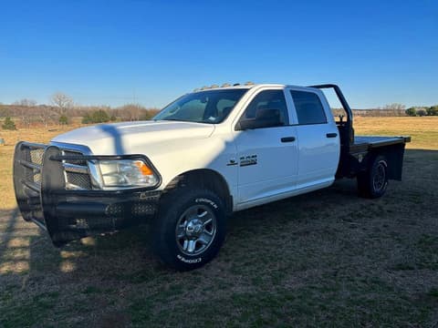 2015 Ram 3500, VIN 3C63R3GL8FG568268. Фото 2 з 6 з аукціону Copart. Каталог авто зі США OpenDataCar.