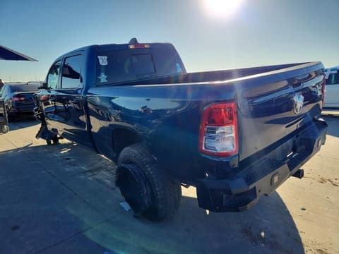 2022 Ram 1500, VIN 1C6RREMT6NN393230. Фото 2 з 6 з аукціону Copart. Каталог авто зі США OpenDataCar.