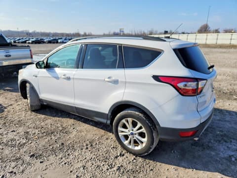2017 Ford Escape, VIN 1FMCU0GDXHUE55710. Фото 2 з 6 з аукціону Copart. Каталог авто зі США OpenDataCar.